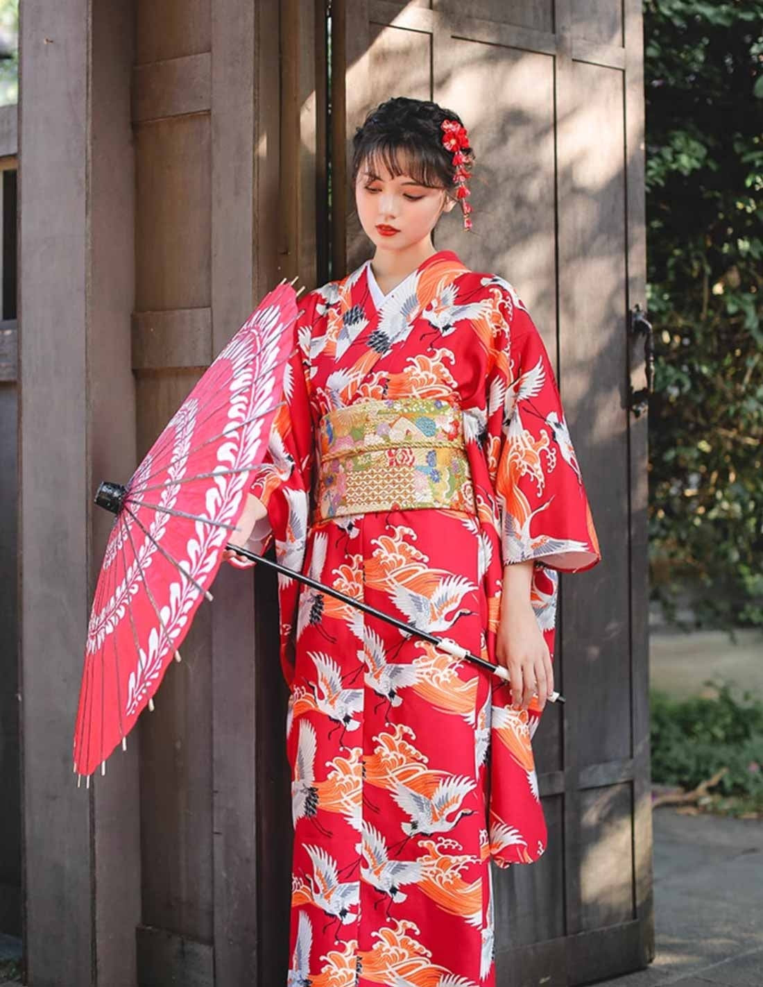 Scopri la Magia dei Kimono: Eleganza e Tradizione per Ogni Occasione