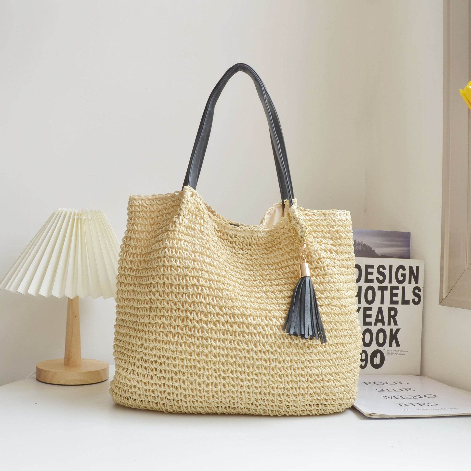 Shopper intrecciata in stile naturale – con nappina decorativa - Come Moon 