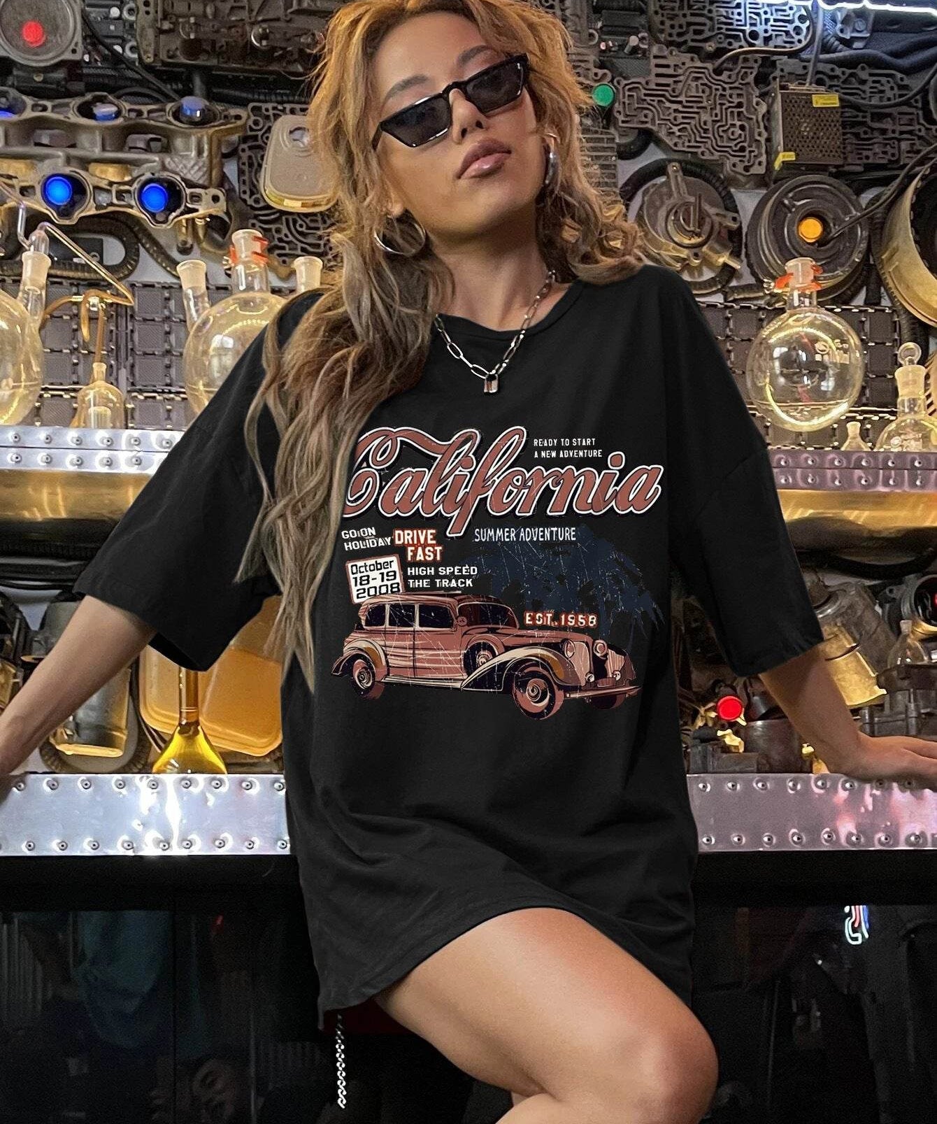 T-shirt Vintage "California" - Stile Retrò con Auto d'Epoca