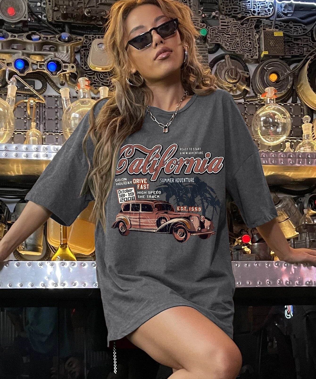 T-shirt Vintage "California" - Stile Retrò con Auto d'Epoca