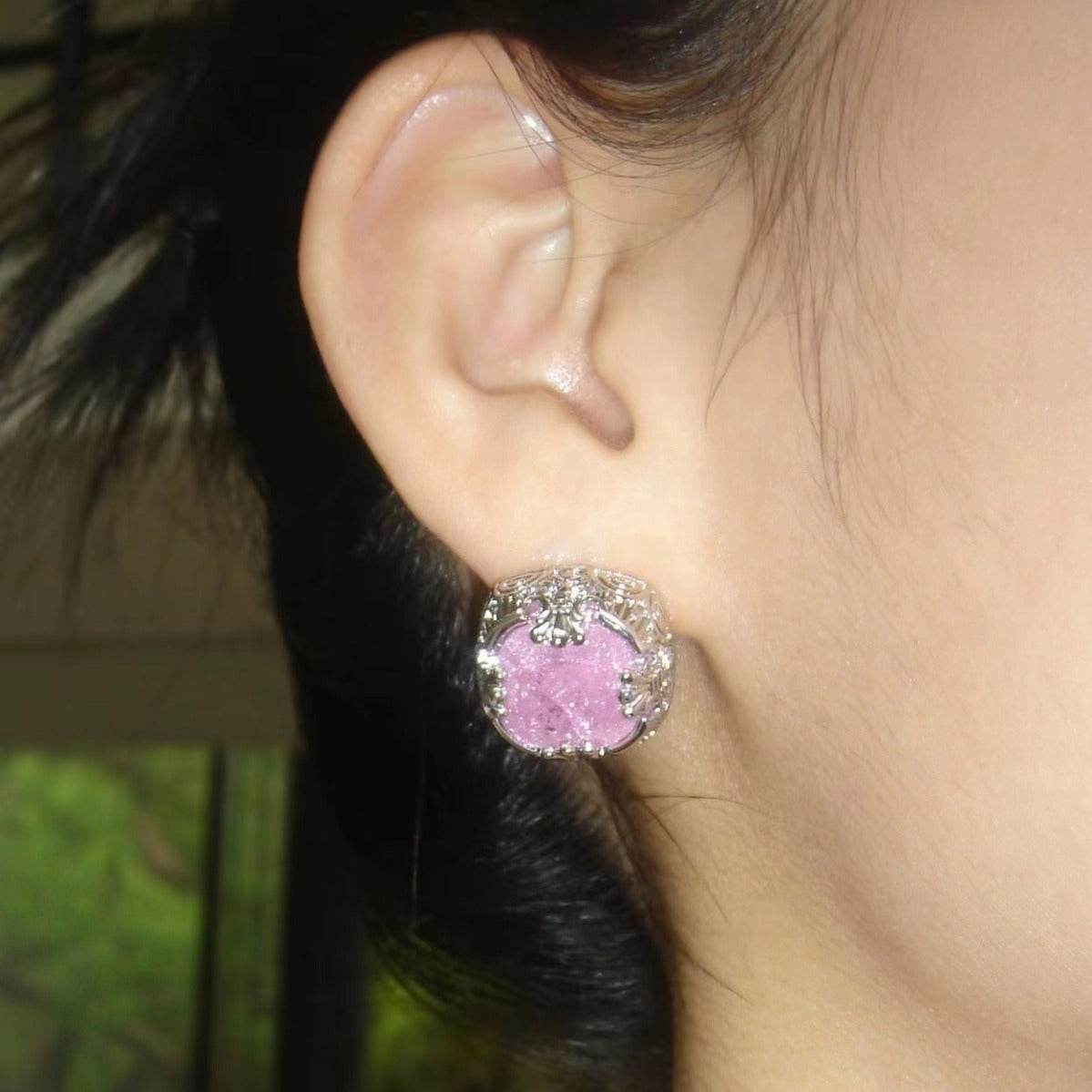 Orecchini “Regina di Cristallo” – Placcati oro o argento con pietra rosa - Come Moon 