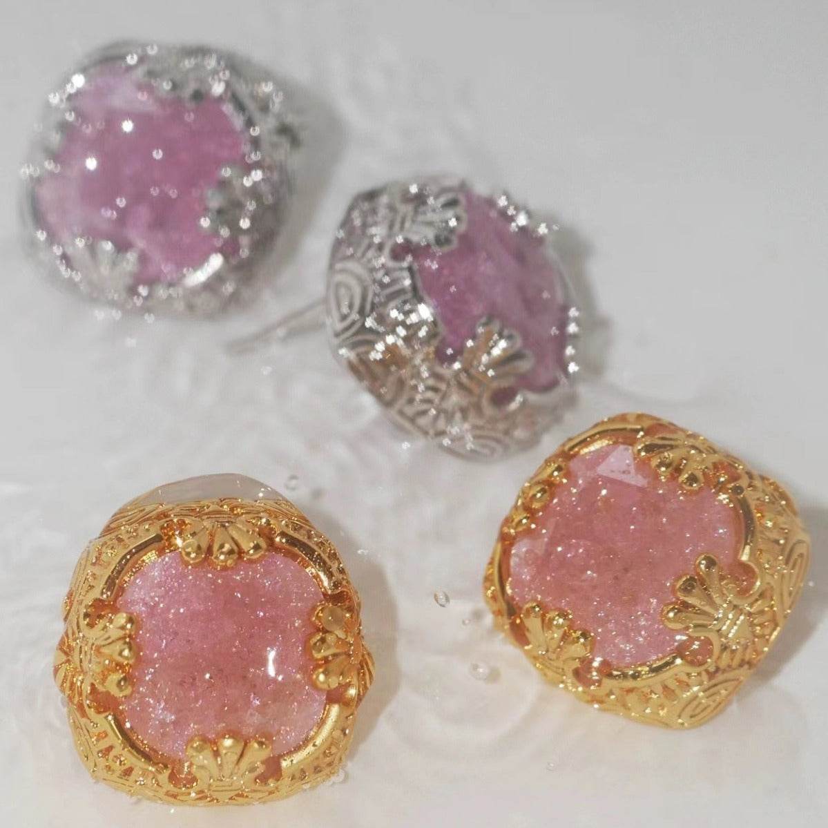 Orecchini “Regina di Cristallo” – Placcati oro o argento con pietra rosa - Come Moon 