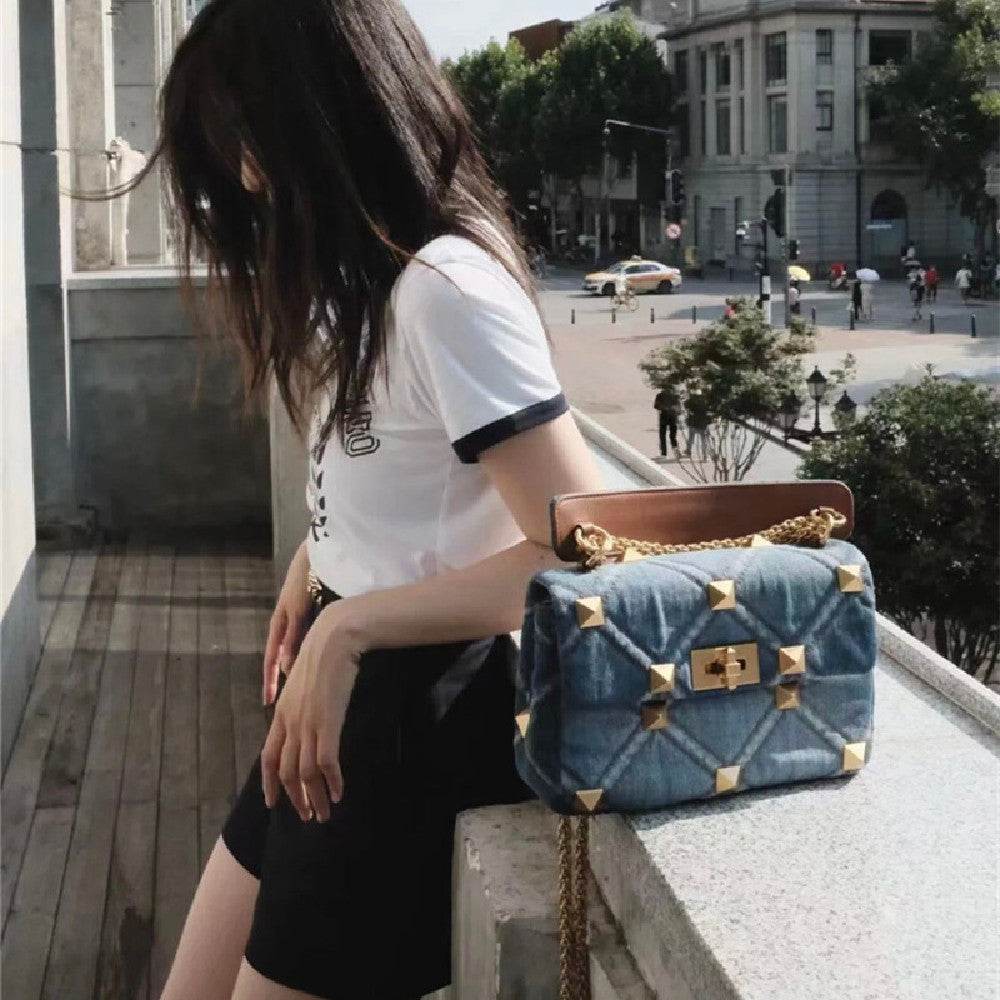Borsa in Denim e Cuoio con Maxi Borchie - Come Moon 